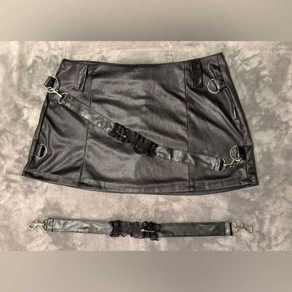 Vintage Y2K Serious LA Black Bondage Top and Skirt Set Sz Small - Picture 11 of 14